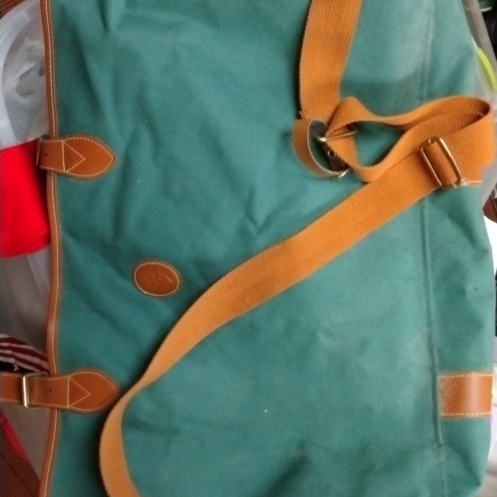 Polo Duffle Bag $49 Sz approx 22x12x14+ free polo - Picture 2 of 14